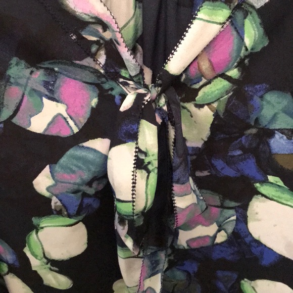 Banana Republic XS sleeveless floral top - Picture 7 of 7